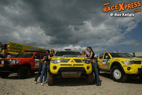 Team van Deijne met hun Dakar-bolides
